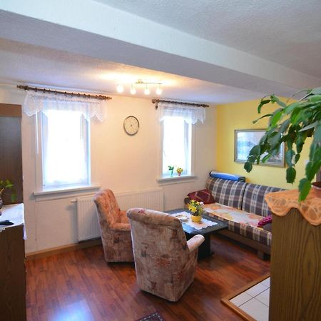 Holiday Home With Garden ノイシュタット・アム・レンシュタイク エクステリア 写真