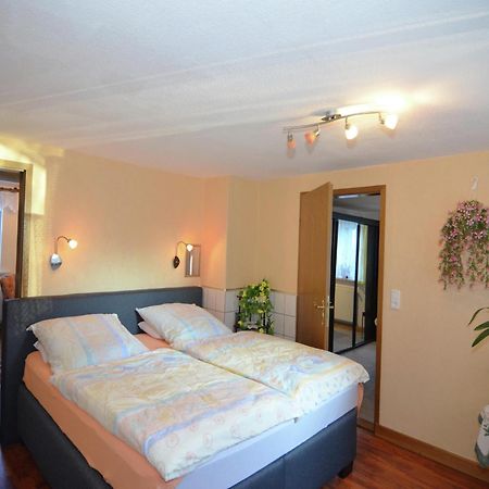Holiday Home With Garden ノイシュタット・アム・レンシュタイク エクステリア 写真
