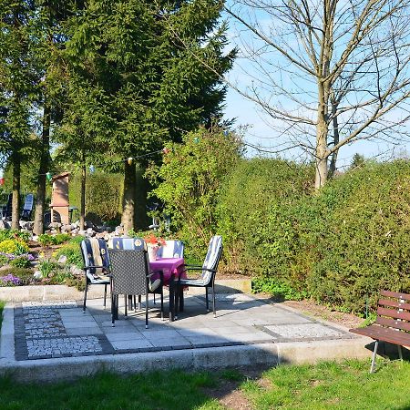 Holiday Home With Garden ノイシュタット・アム・レンシュタイク エクステリア 写真