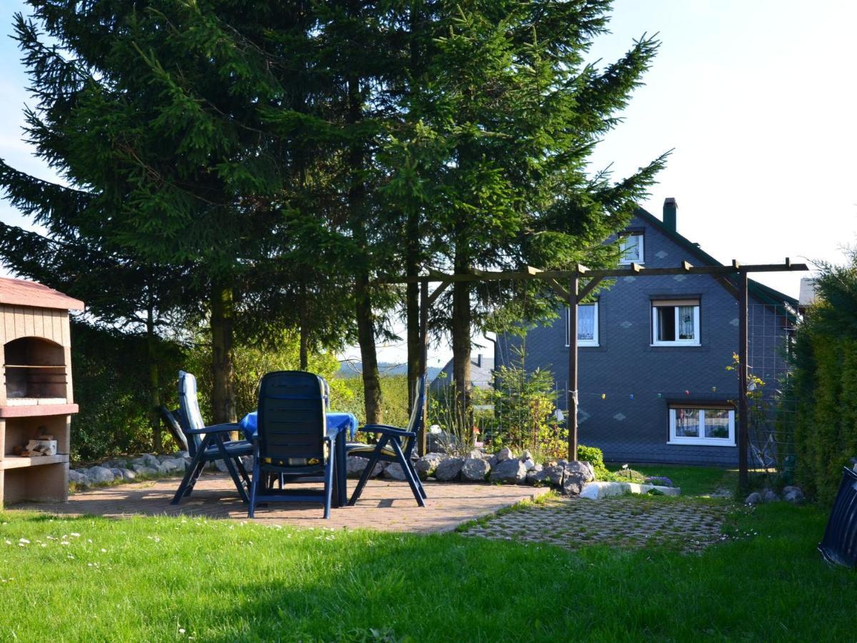 Holiday Home With Garden ノイシュタット・アム・レンシュタイク 部屋 写真