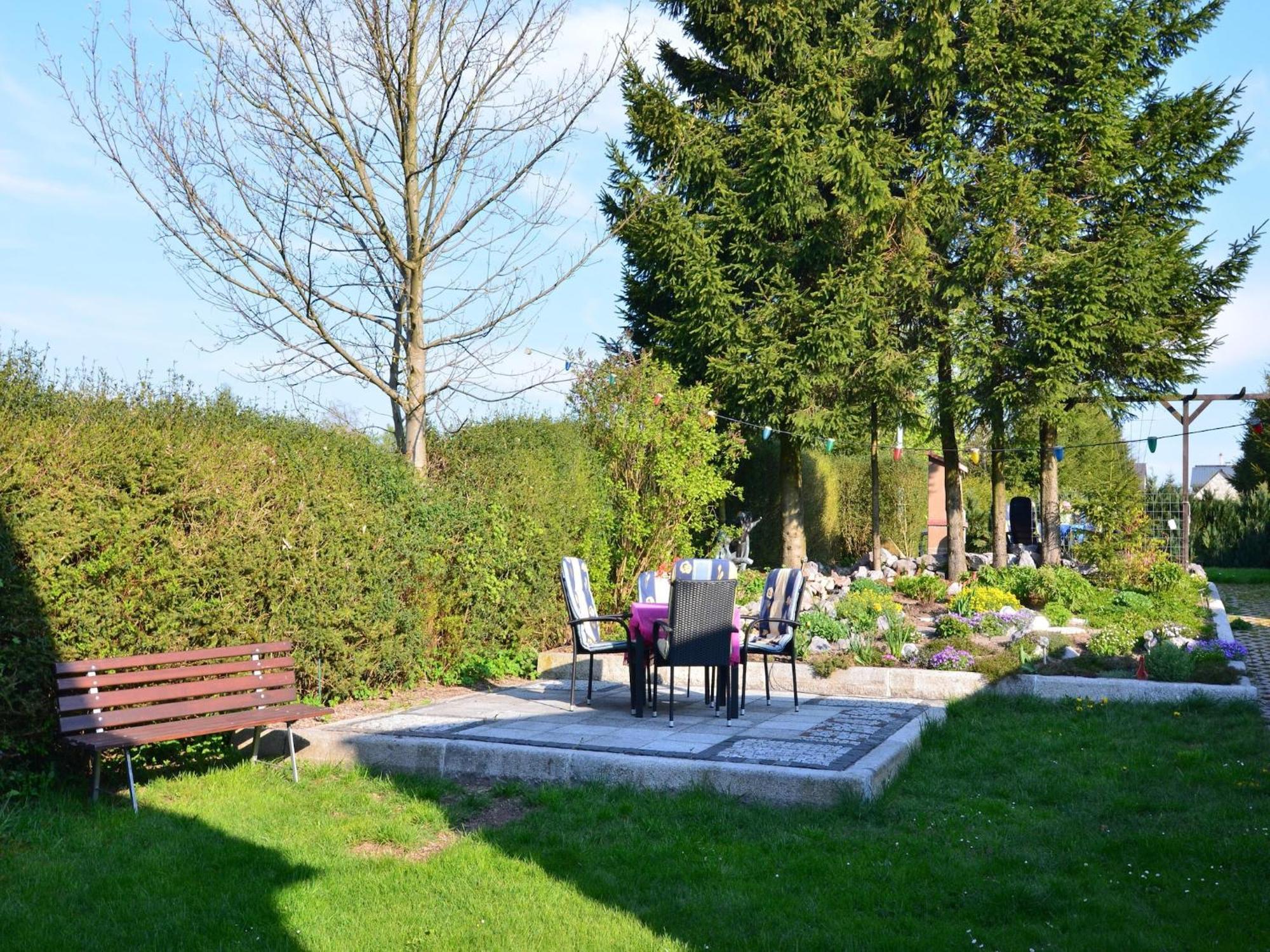Holiday Home With Garden ノイシュタット・アム・レンシュタイク エクステリア 写真