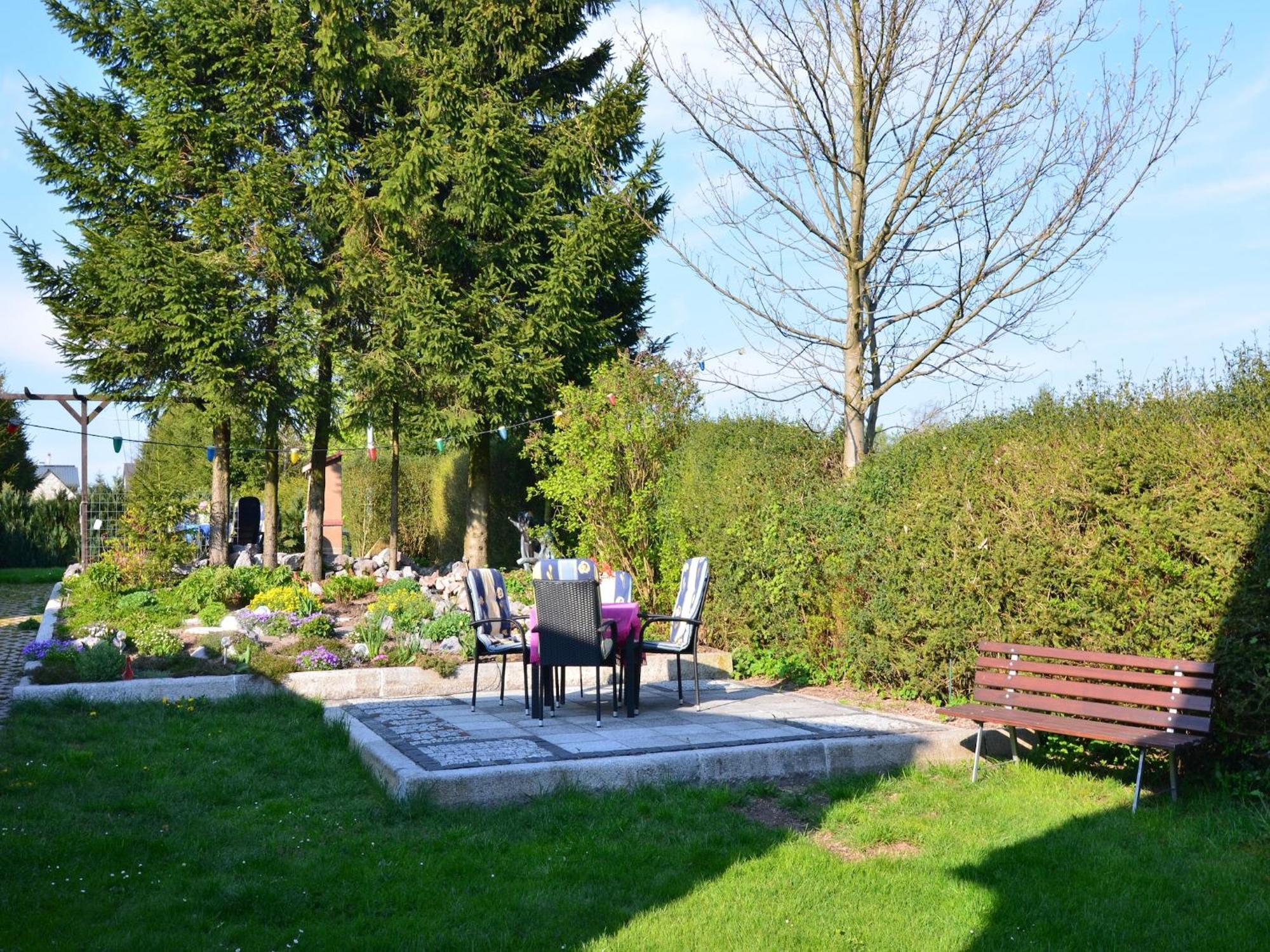 Holiday Home With Garden ノイシュタット・アム・レンシュタイク エクステリア 写真