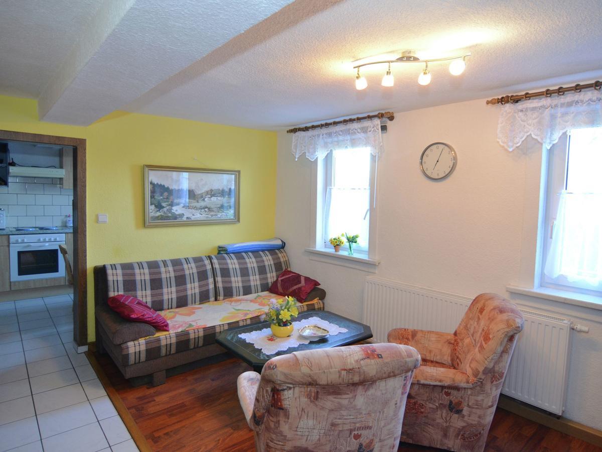 Holiday Home With Garden ノイシュタット・アム・レンシュタイク エクステリア 写真