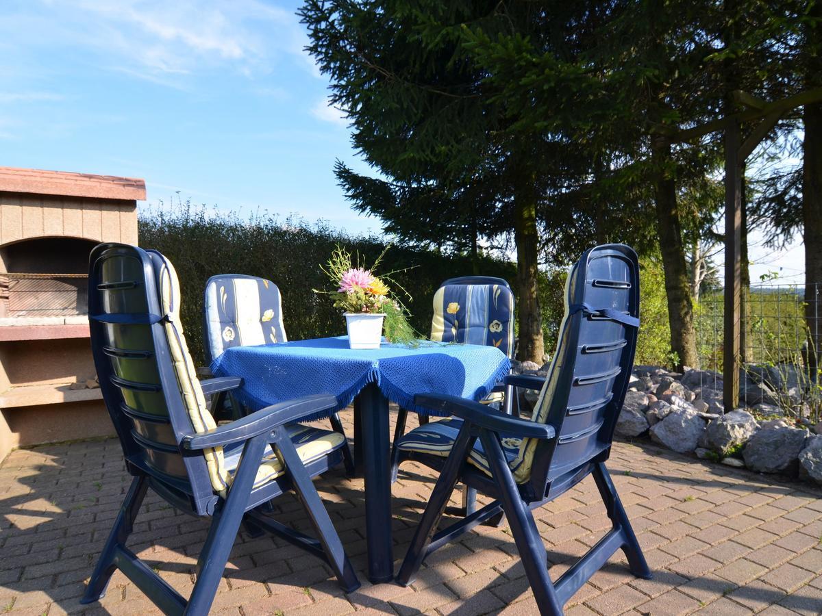 Holiday Home With Garden ノイシュタット・アム・レンシュタイク エクステリア 写真